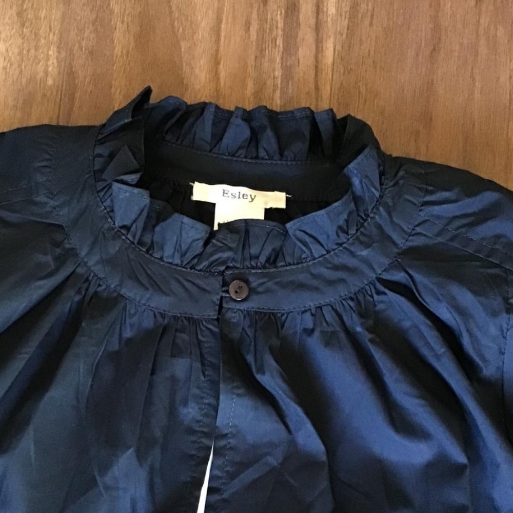 Esley Stitch Fix Navy Blue Mock Neck Keyhole Top - Picture 3 of 4